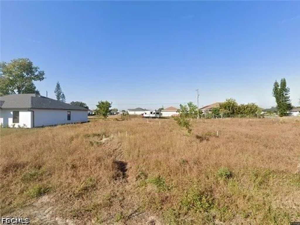 710 Nw 3rd Pl, CAPE CORAL