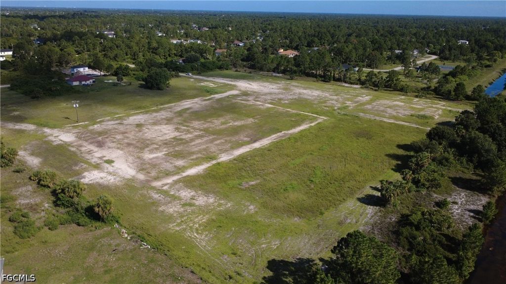 1053 Gladys St, Lehigh Acres