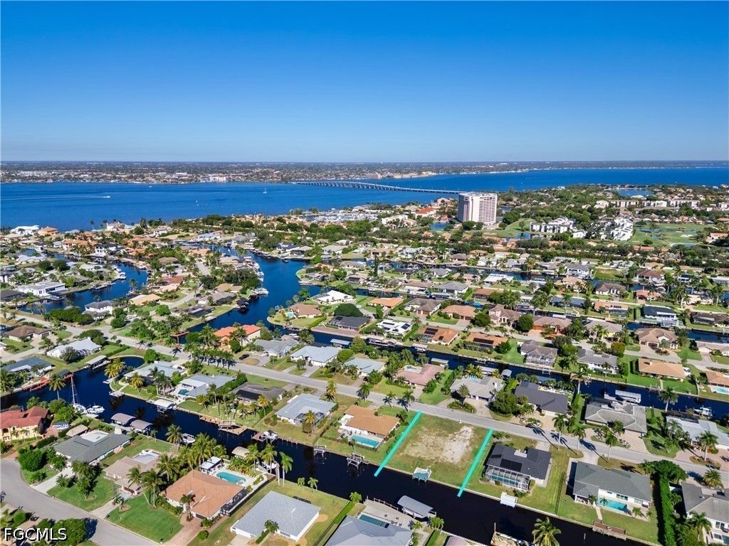 9821 Cypress Lake Dr, Fort Myers