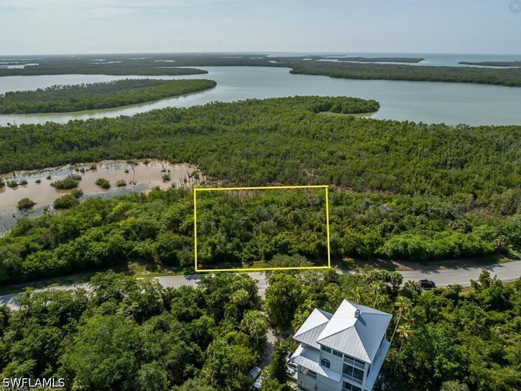 822 Whiskey Creek Dr, Marco Island