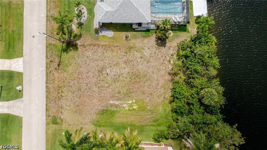 228 Sw 47th St, CAPE CORAL
