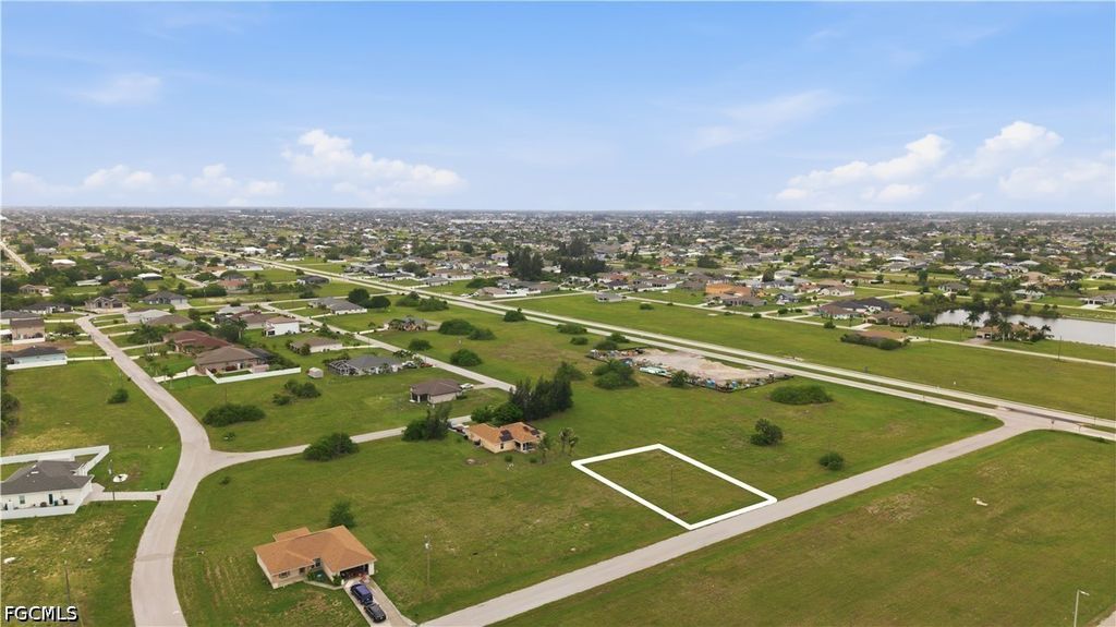 817 Nw 31st Pl, CAPE CORAL