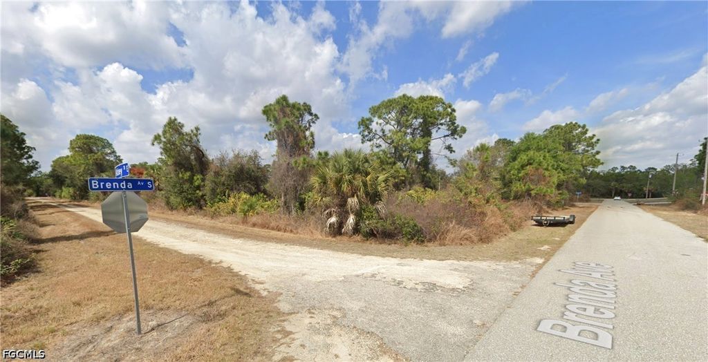 921 Abbey St E, LEHIGH ACRES