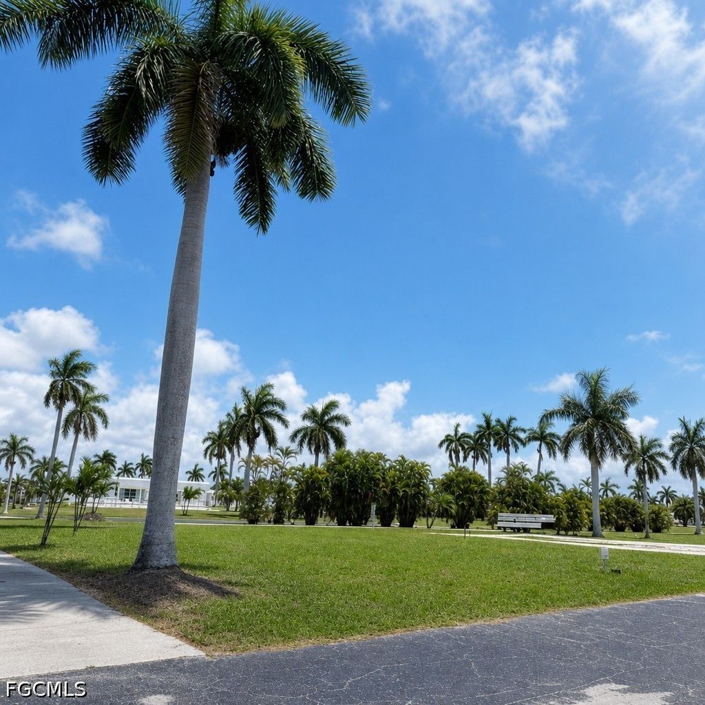 90 Sycamore Ln, FORT MYERS