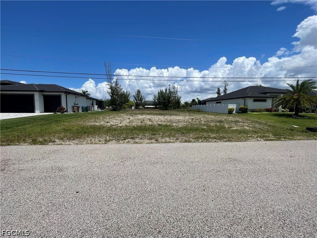 2111 Sw 17th Pl, CAPE CORAL