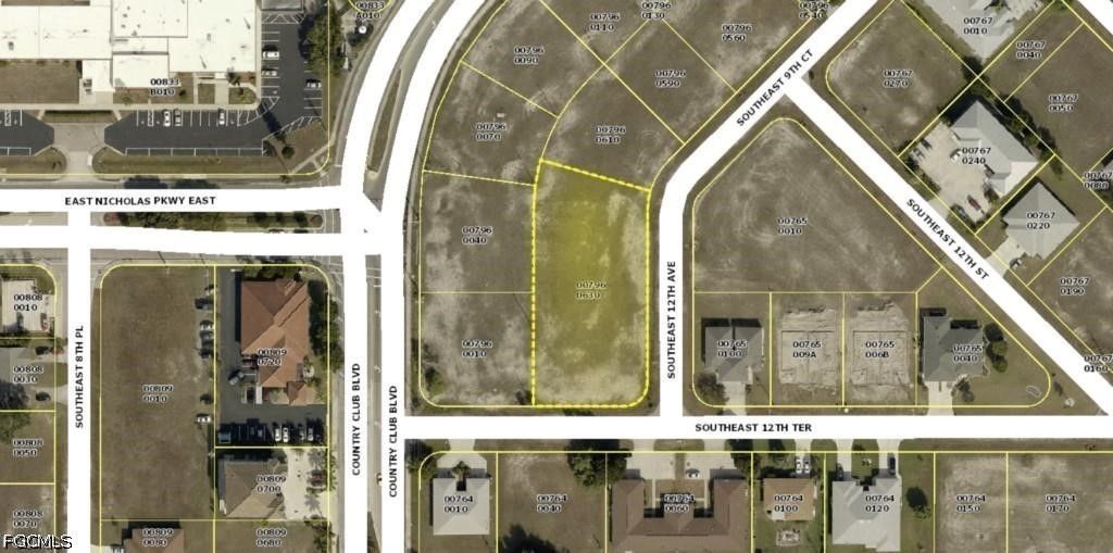 1204 Se 9th Ct, CAPE CORAL