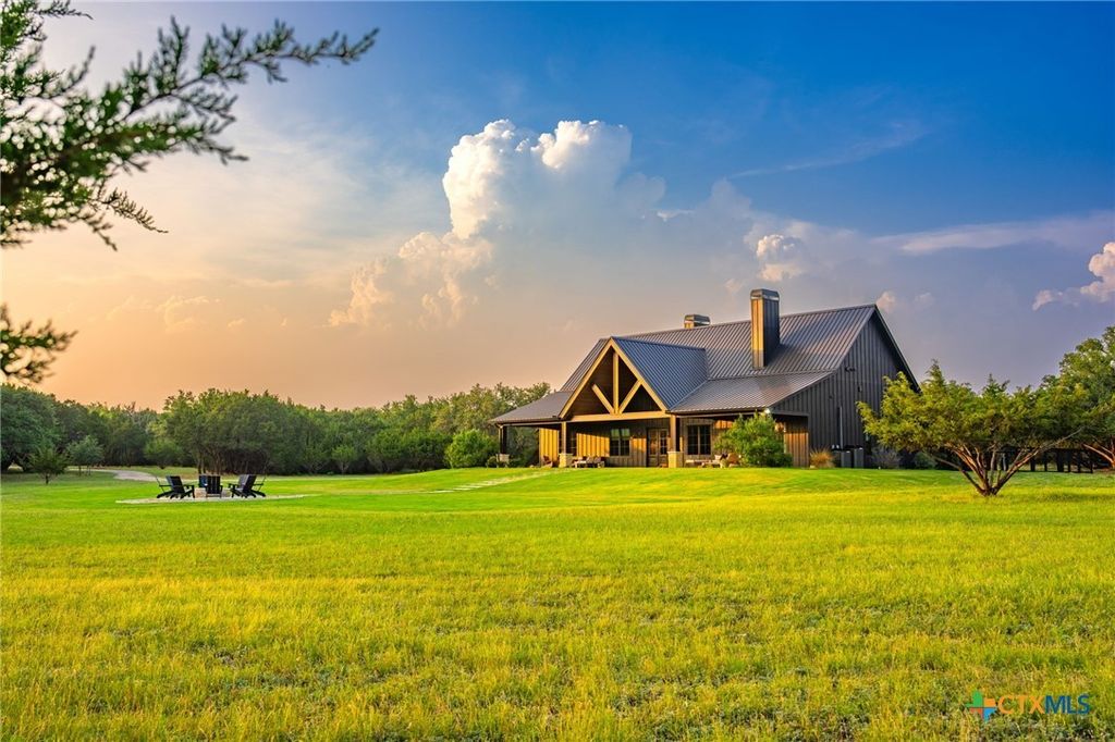 2170 County Road 228, Hico