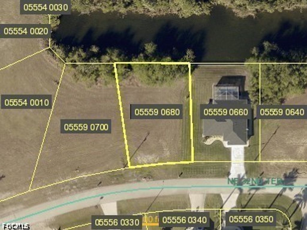 809 Ne 32nd Ter, CAPE CORAL