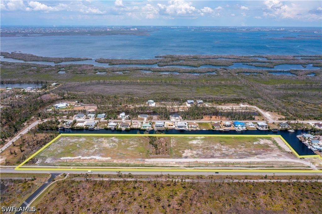3810 Stringfellow Rd, St James City