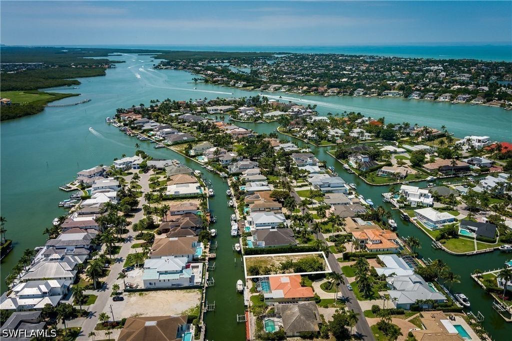 2165 Tarpon Rd, Naples