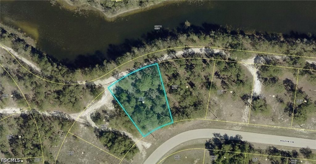 445 Boleyn Cir, LEHIGH ACRES
