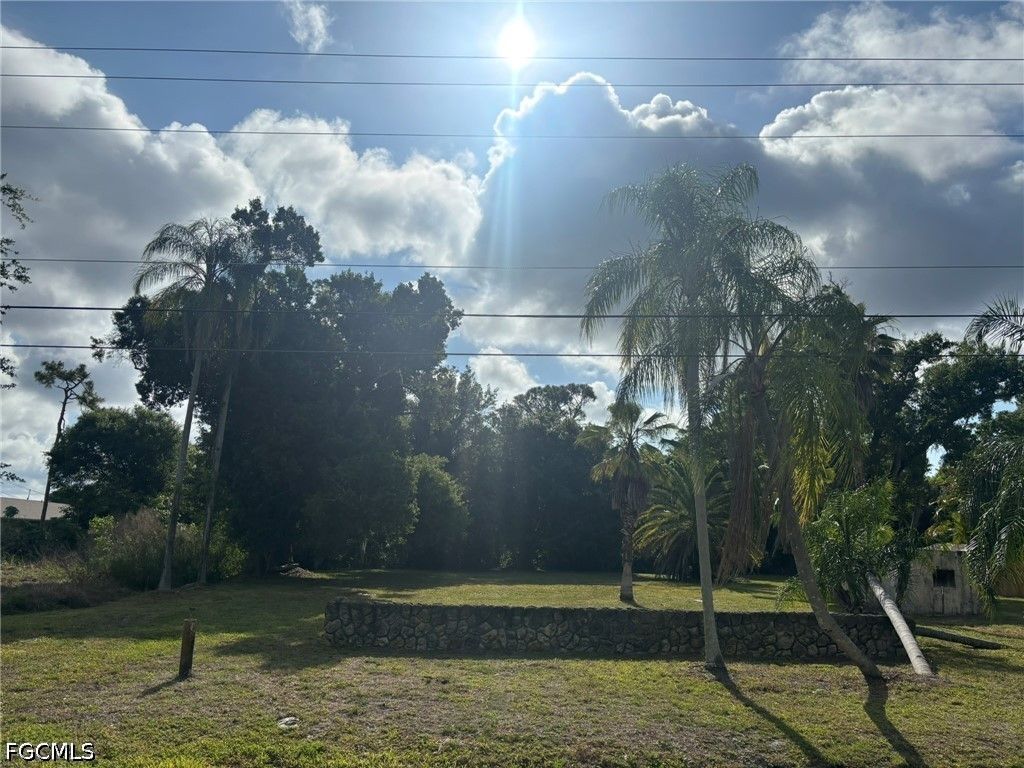 2948 Garden St, North Fort Myers
