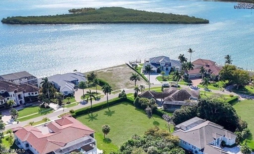 980 Caxambas Dr, Marco Island