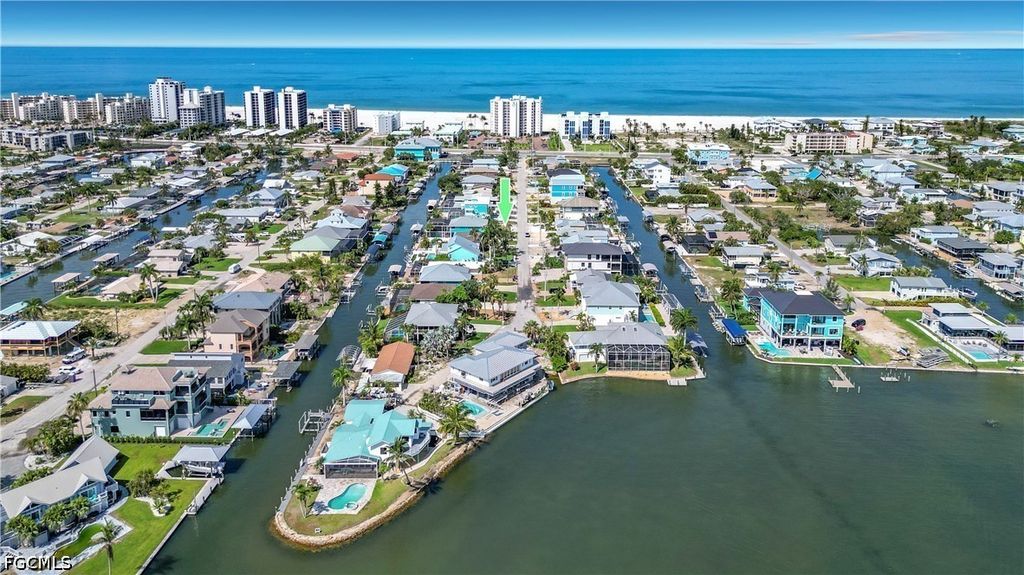 200 Curlew St, Fort Myers Beach