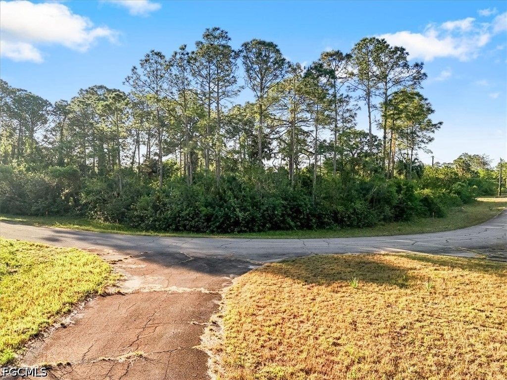 515 Spray Dr, LABELLE