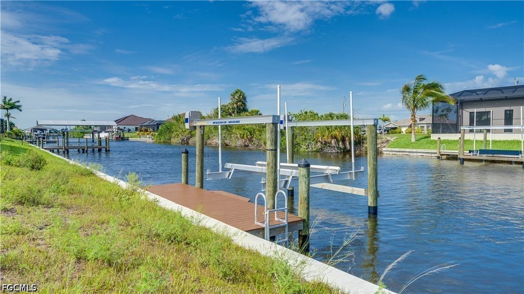 1217 Nw 33rd Ave, CAPE CORAL