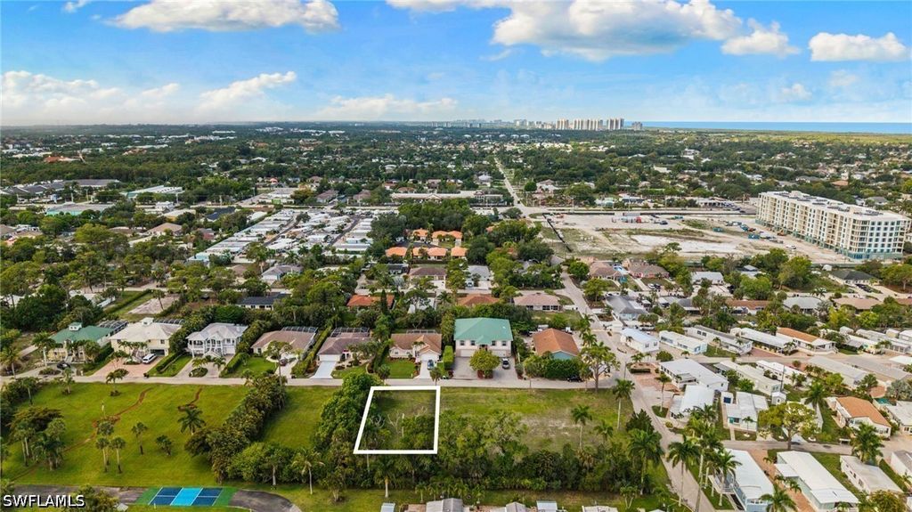 3090 Pine Tree Dr, Bonita Springs