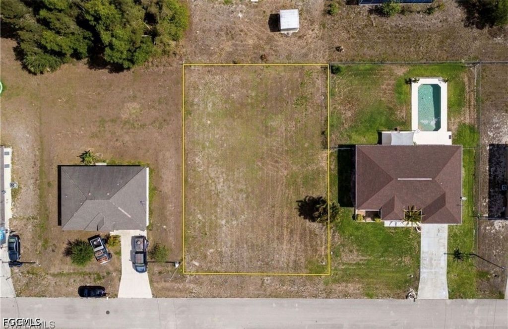 225 Manasota St, FORT MYERS