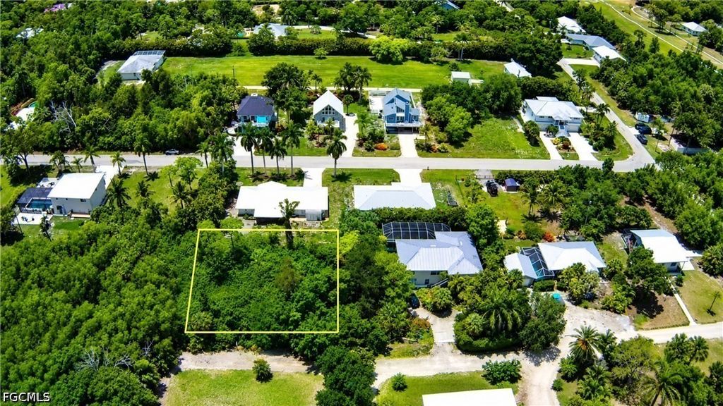 7455 Georgiana Dr, BOKEELIA