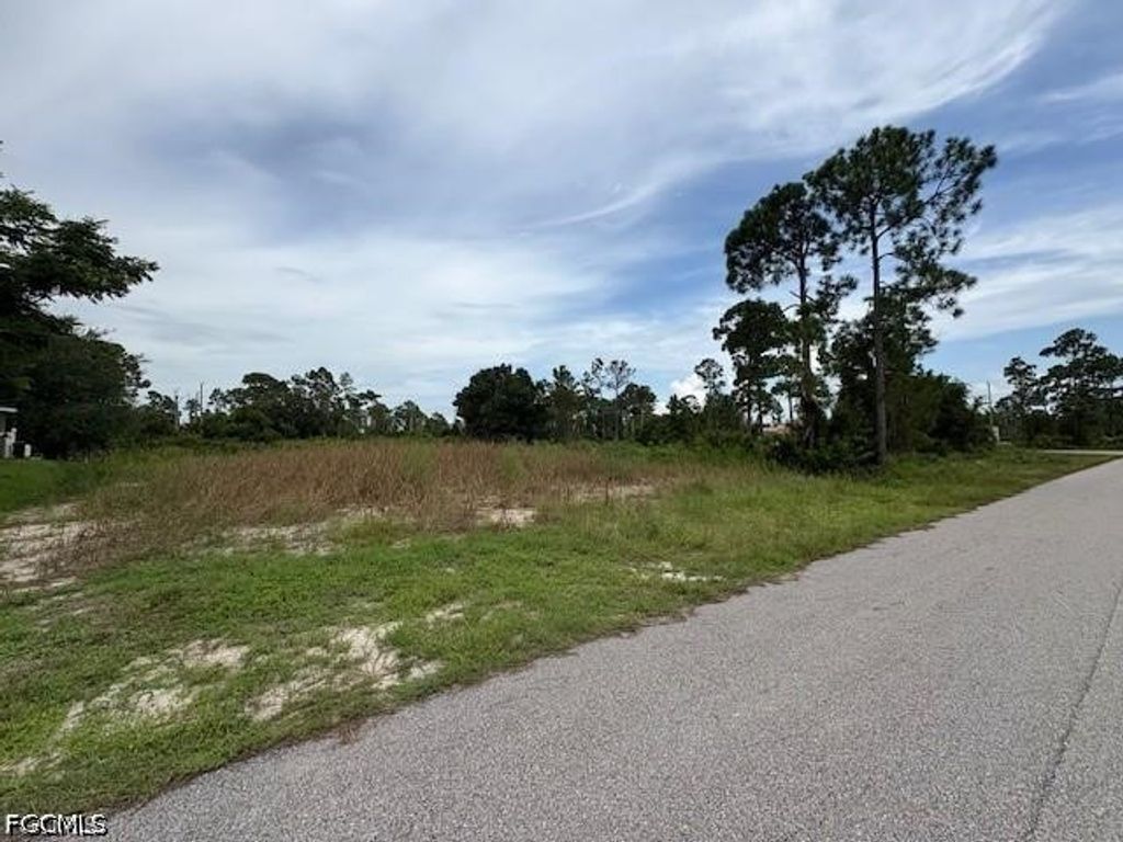 1055 Manta Ave S, Lehigh Acres