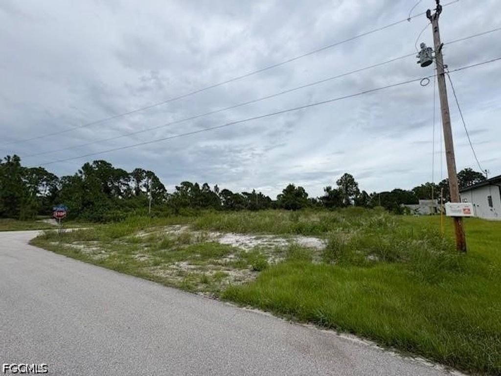 705 Randall Ave E, Lehigh Acres