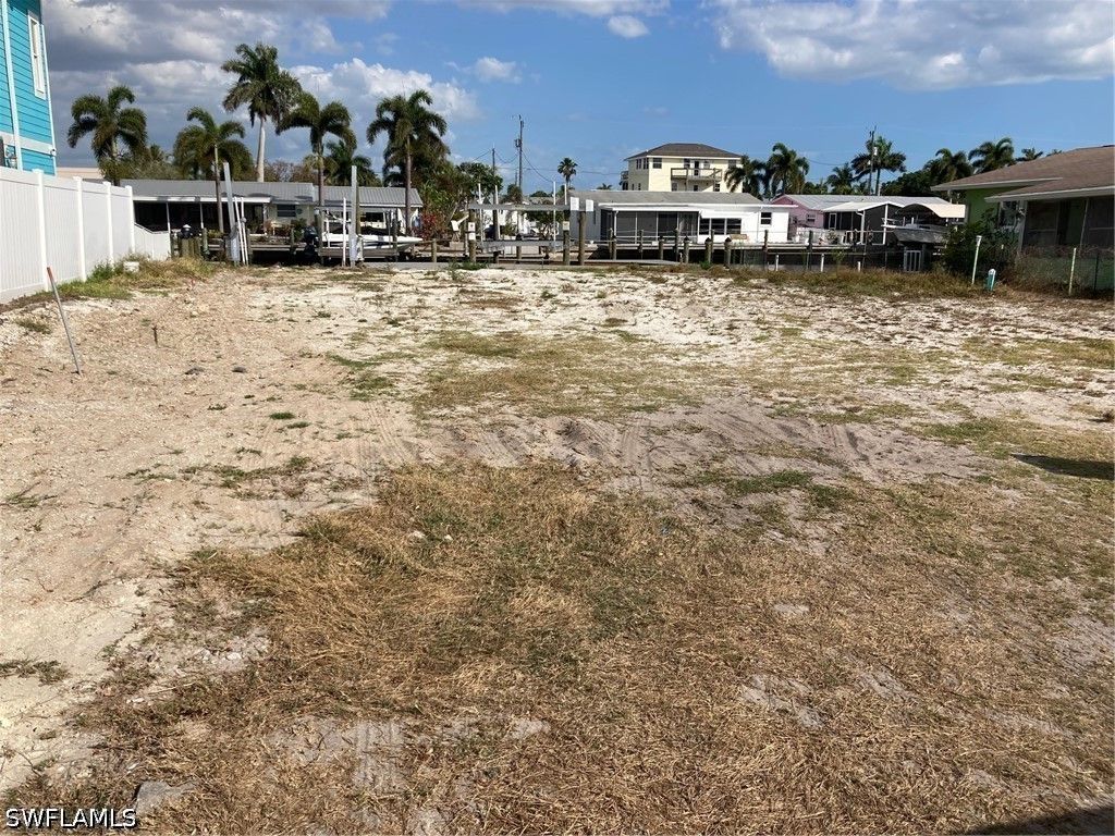 2849 Triggerfish St, Matlacha