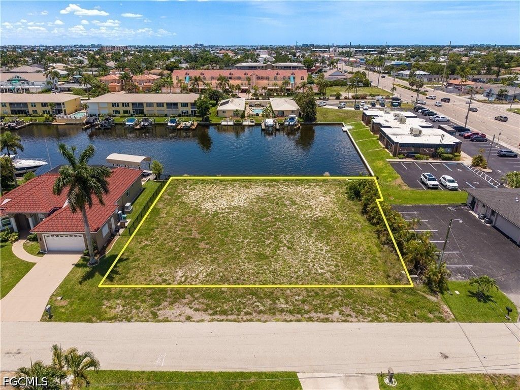 1612 Se 41st St, CAPE CORAL
