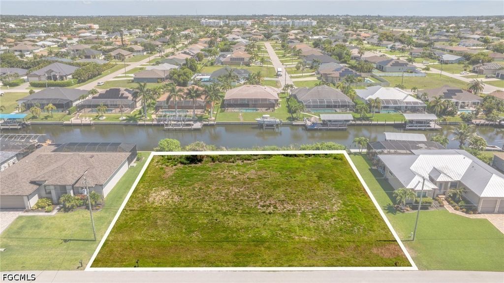2201 Sw 28th Ter, CAPE CORAL