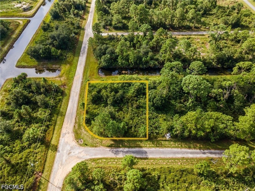 1068 Belmont St E, LEHIGH ACRES