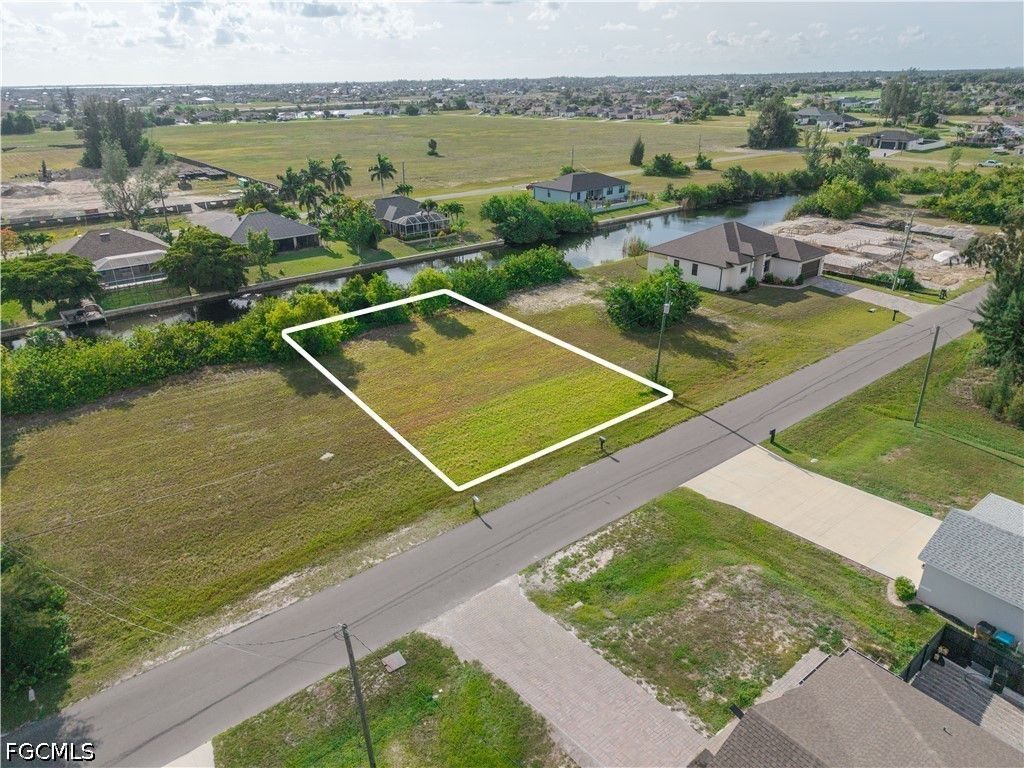1124 Nw 28th Ave, CAPE CORAL
