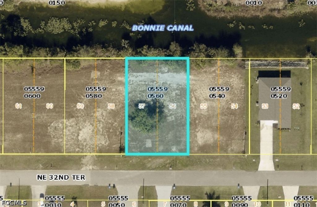 907 Ne 32nd Ter, CAPE CORAL