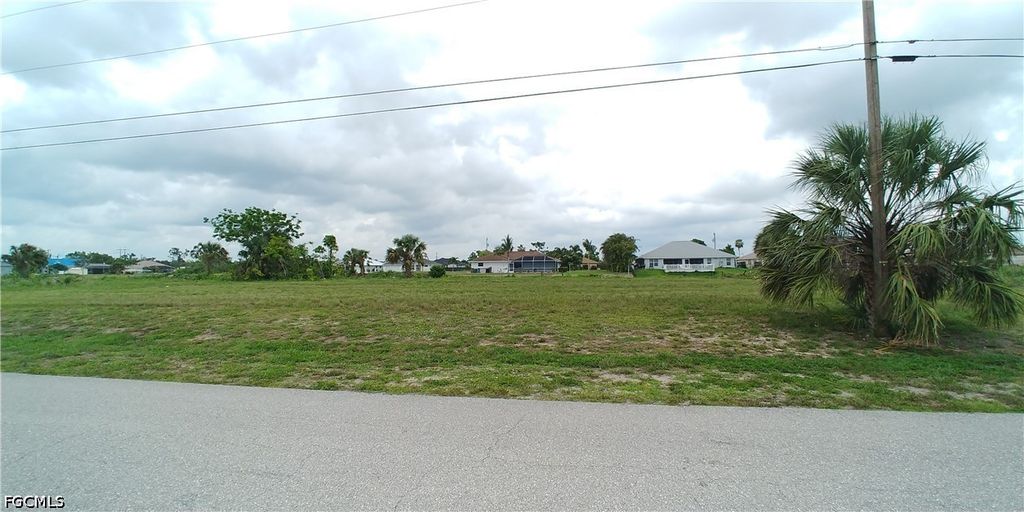 2613 Ne 20th Pl, CAPE CORAL