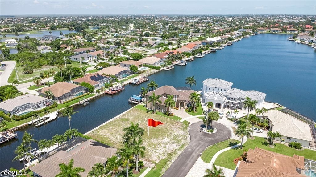 375 Wales Ct, Marco Island