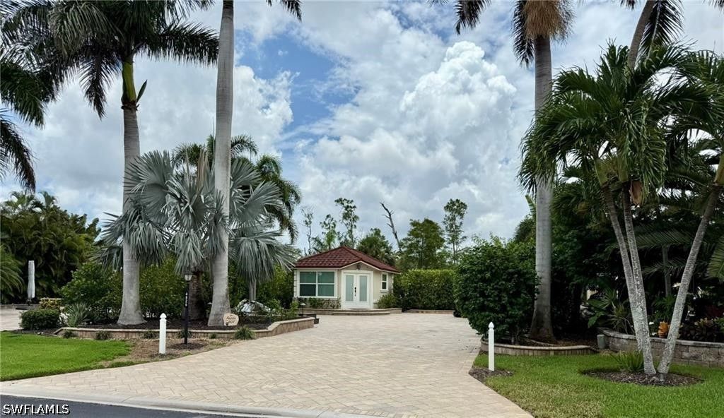 4826 Southern Breeze Dr, NAPLES