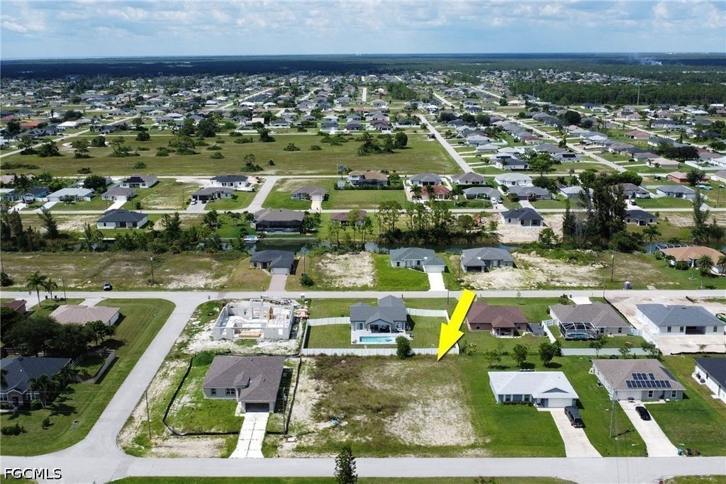 1909 Nw 20th St, CAPE CORAL