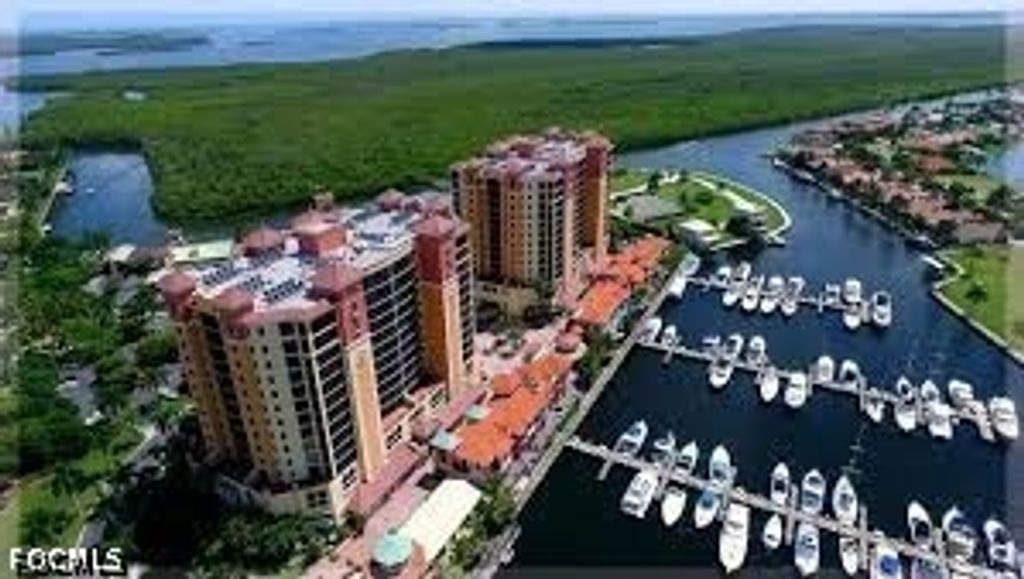 1721 El Dorado Pkwy W, Cape Coral