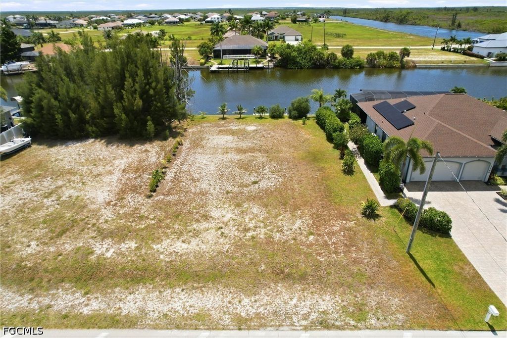 1714 Old Burnt Store Rd N, CAPE CORAL