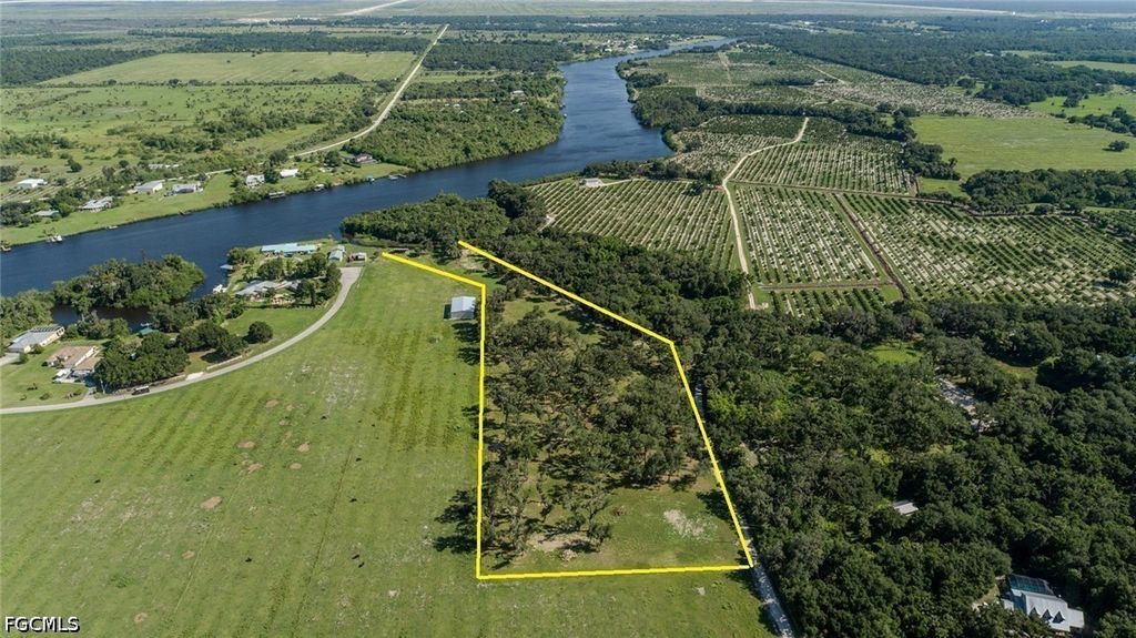 5247 County Rd 78, Labelle