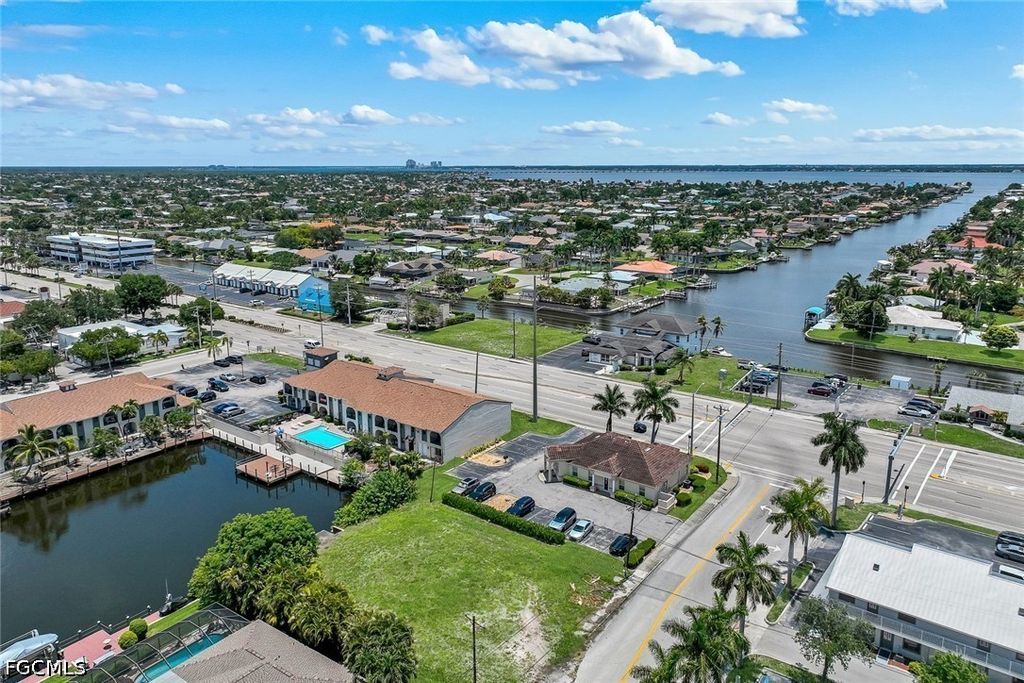 1523 Se 36th Ter, Cape Coral