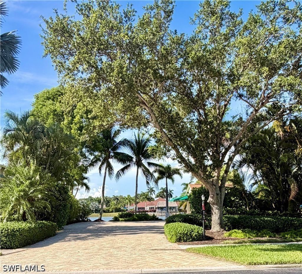 4763 Southern Breeze Dr, Naples