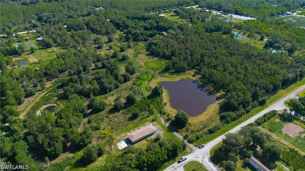925 Purple Martin Dr, NAPLES