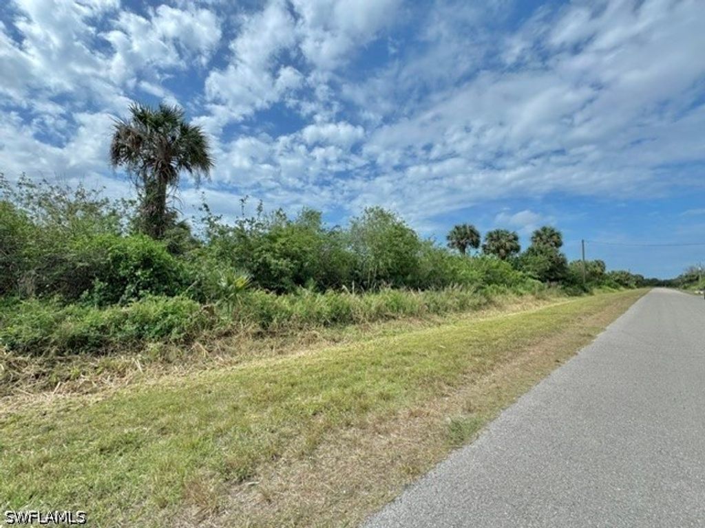 39th Ave Nw, Naples