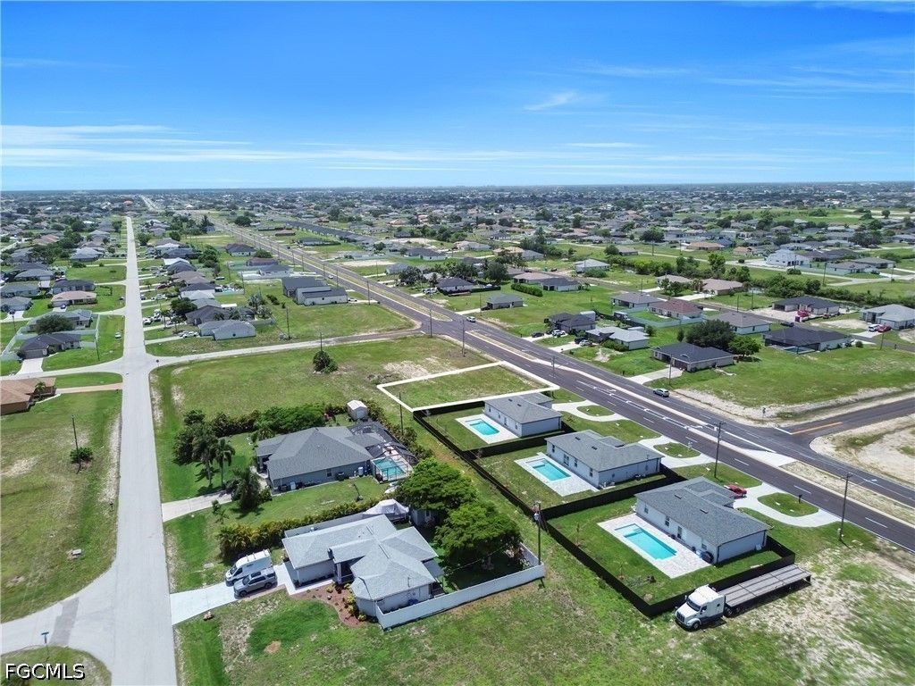 107 Diplomat Pkwy E, Cape Coral
