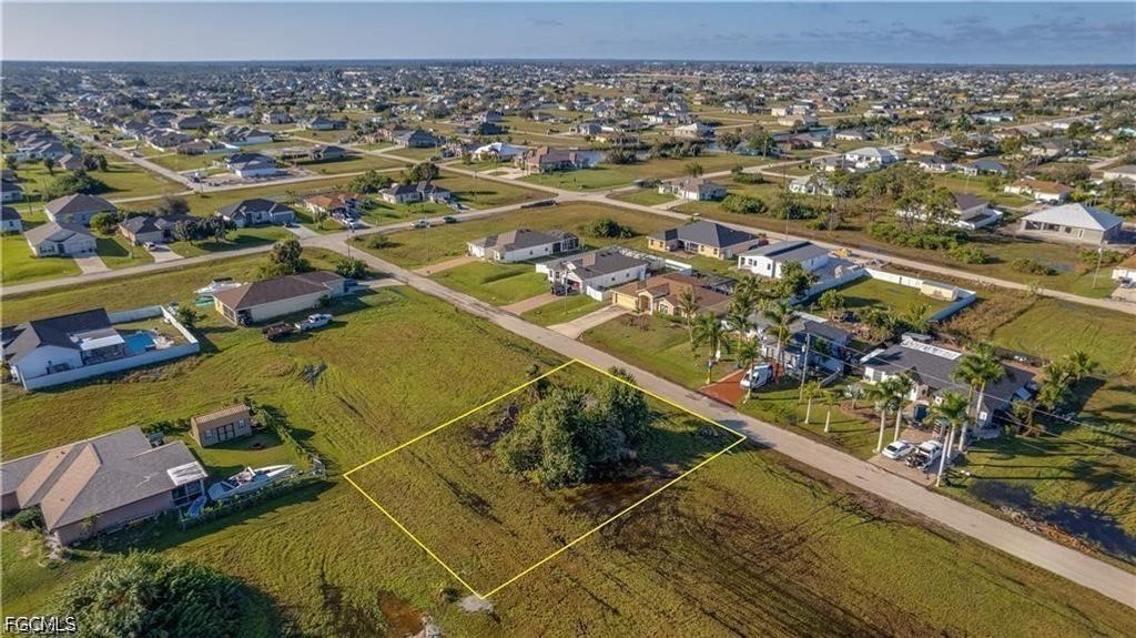417 Nw 25th Pl, CAPE CORAL