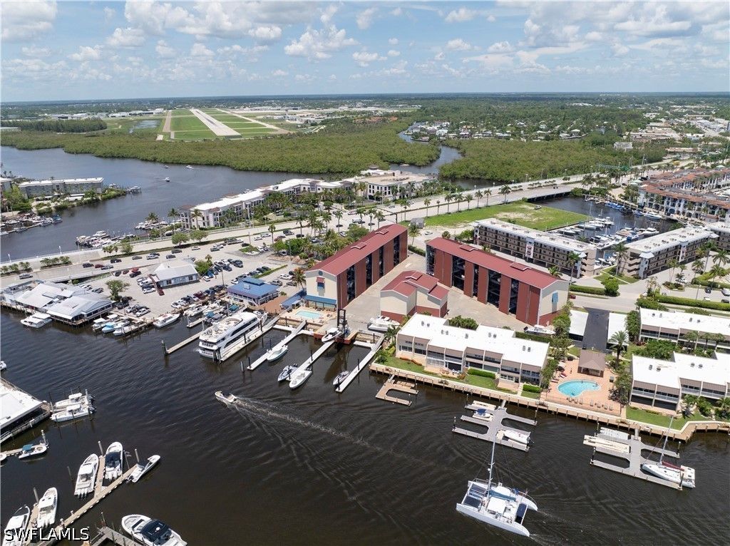 750 River Point A4-4 Dr, Naples