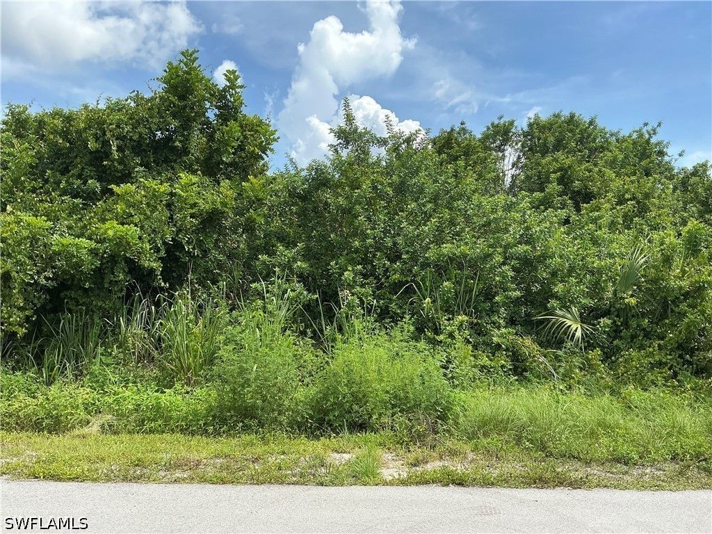 5411 Lee St, Lehigh Acres
