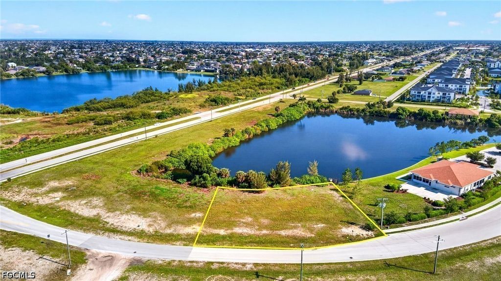 1483 Sw 6th Ter, Cape Coral