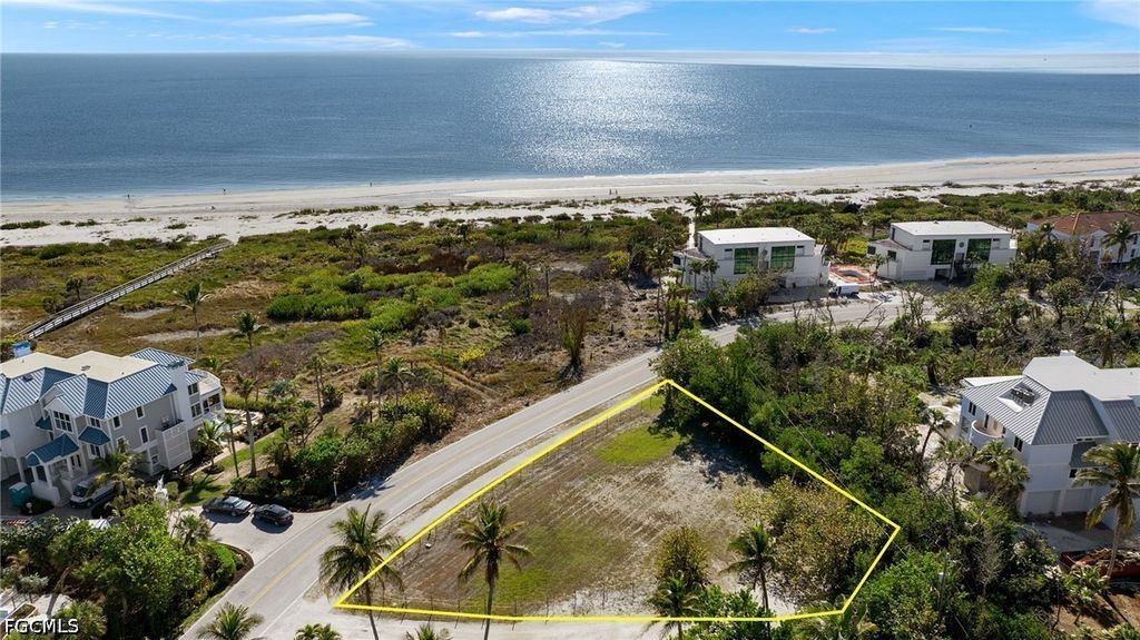 466 E Gulf Dr, Sanibel