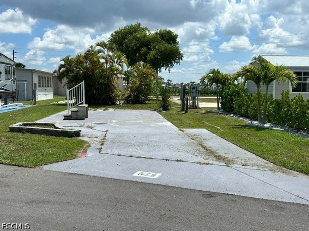 19681 Summerlin Rd 572, Fort Myers