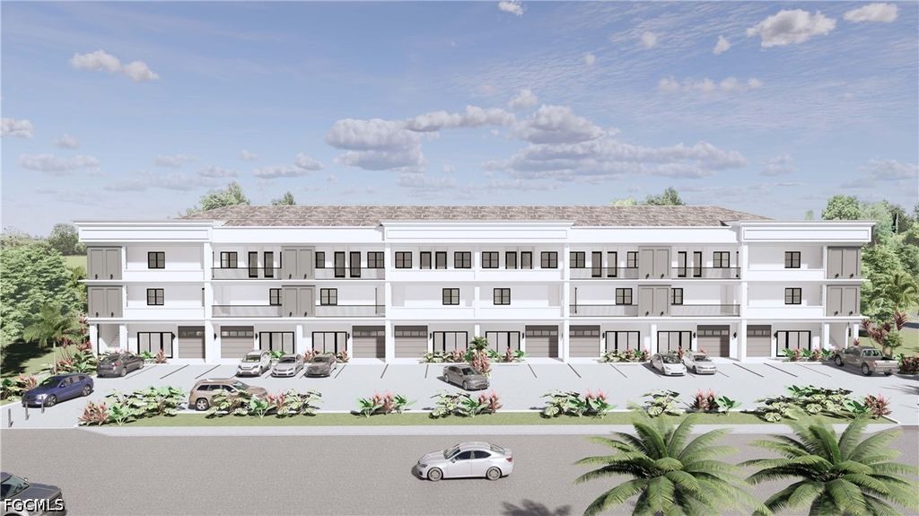 570 Ne 4th Ter, CAPE CORAL